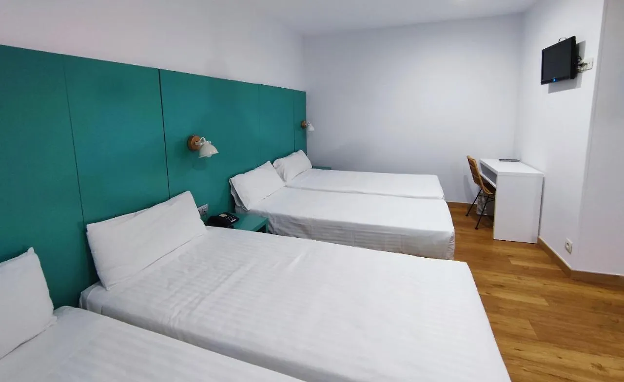 ** Guest house Yomo Hostal Bcn Port Barcelona Spain