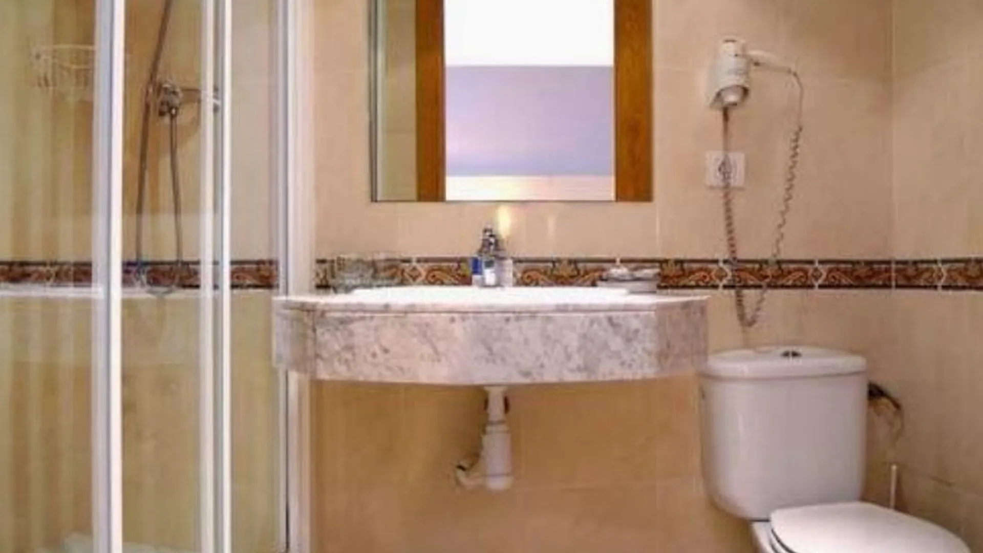 Yomo Hostal Bcn Port Barcelona Guest house