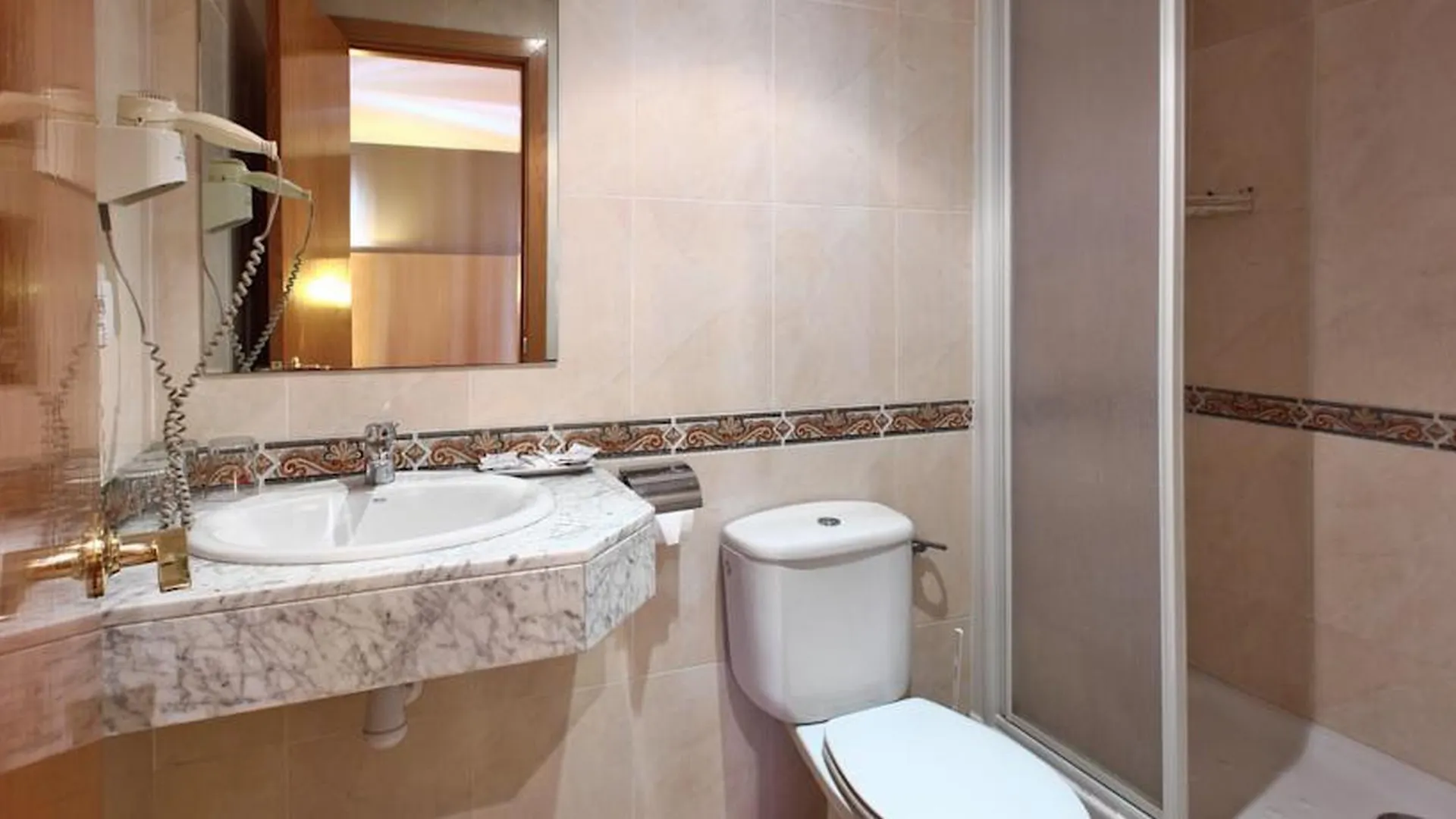 Yomo Hostal Bcn Port Barcelona Spain
