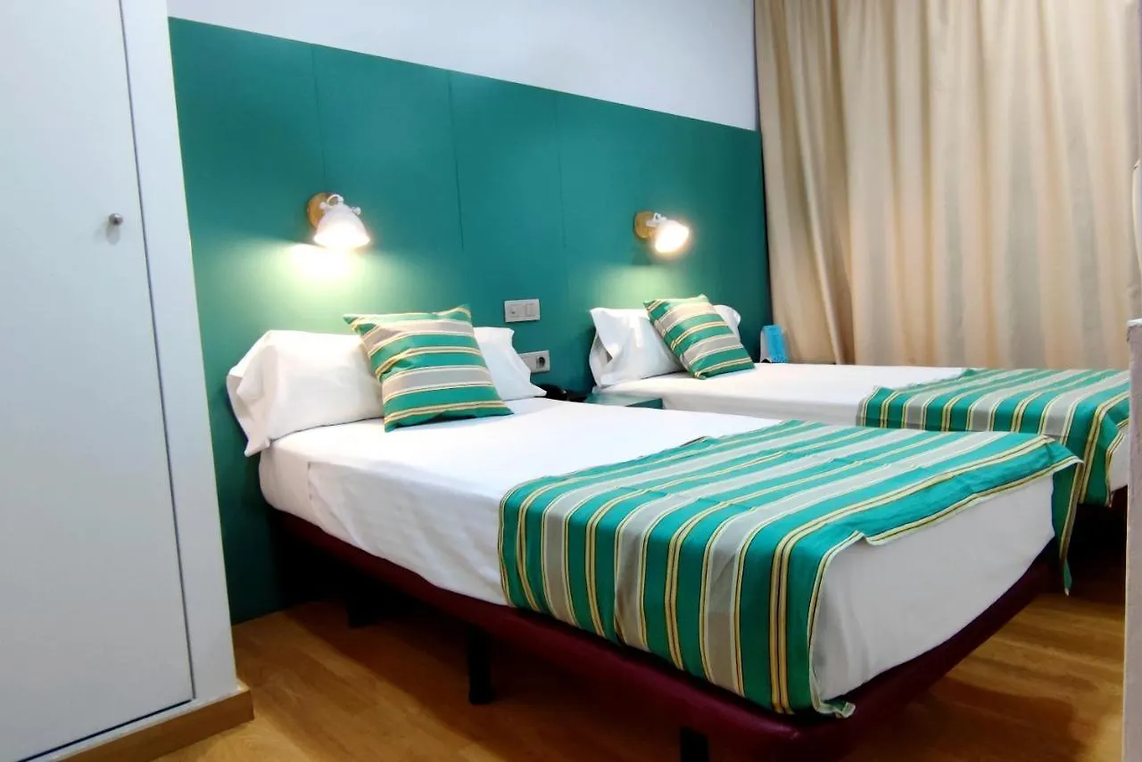 Yomo Hostal Bcn Port Barcelona Guest house