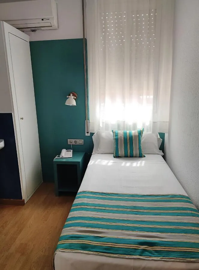Yomo Hostal Bcn Port Barcelona Guest house