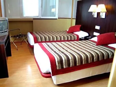 Yomo Hostal Bcn Port Barcelona 2*,  Spain