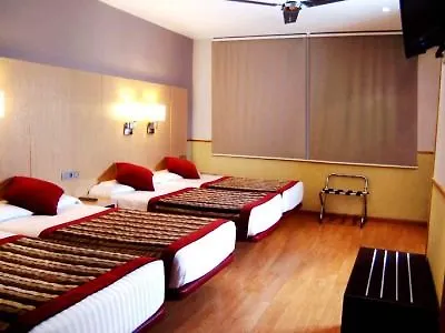 Yomo Hostal Bcn Port Barcelona Guest house