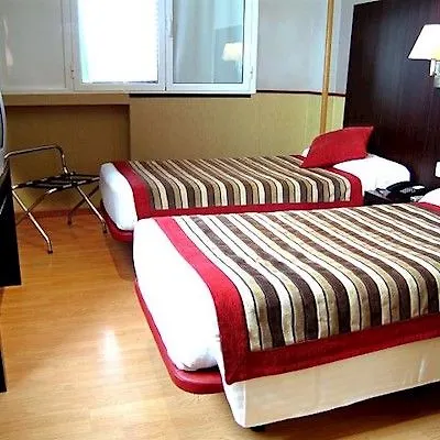 Yomo Hostal Bcn Port Barcelona Guest house