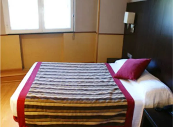 Yomo Hostal Bcn Port Barcelona Spain