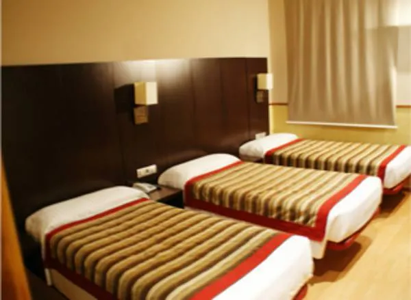 Yomo Hostal Bcn Port Barcelona